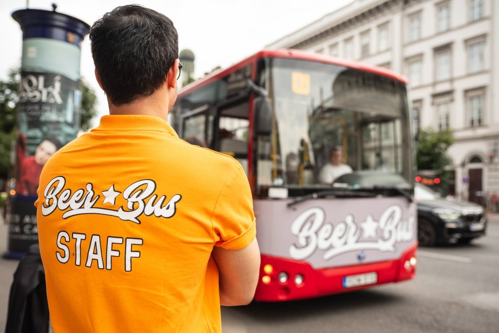 Erkunden Sie Budapest mit dem BeerBus: Sightseeing trifft auf unbegrenztes Bier
